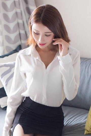 沙发美女秘书黑丝制服高跟美腿极品销魂