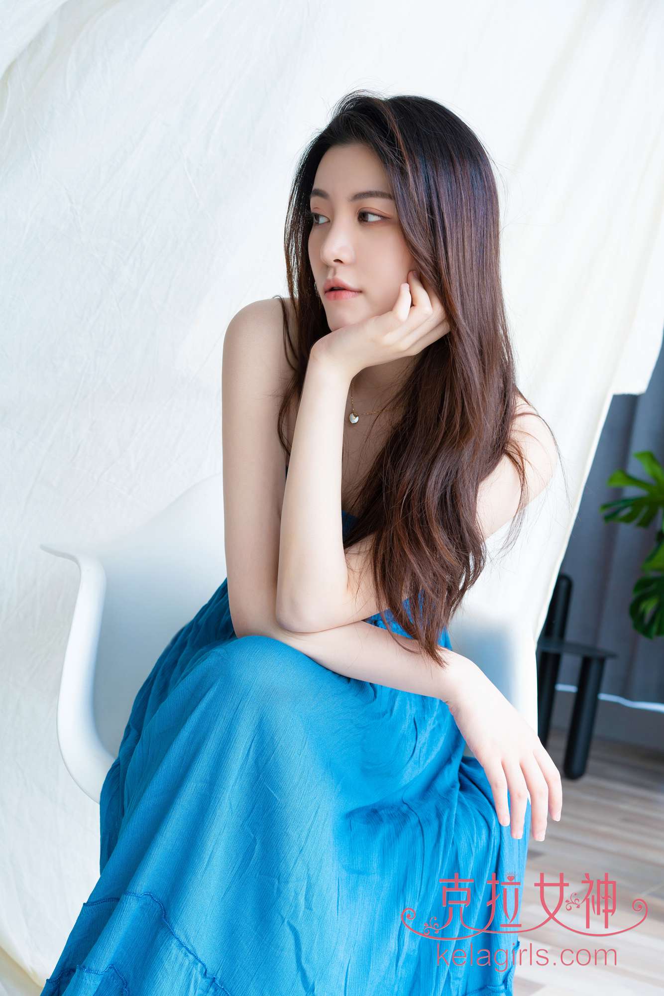 玉足添香，丝袜玉足