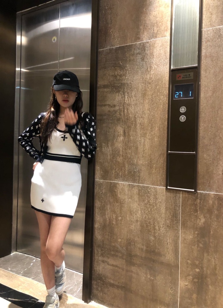 想找一个互免的女摄影师本人158 体重44 接过商拍 爱