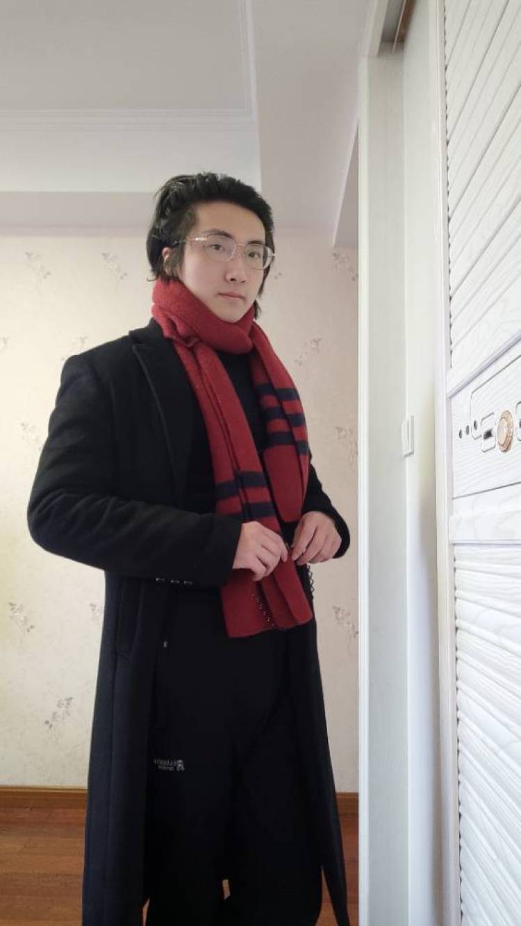 我 男 174 65 20 学生 希望拍点照片 街拍 就行随
