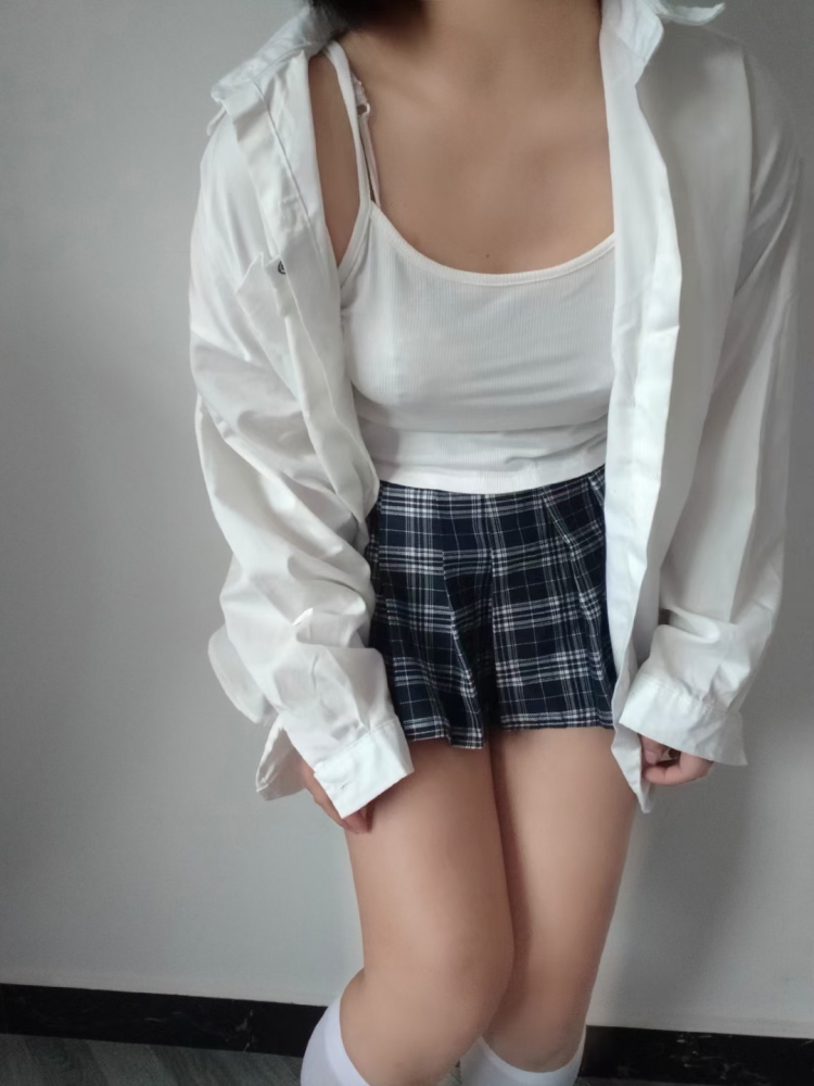 .-江西省·赣州市·章贡区--接寄拍 各类服饰 会拍照会高p  各种风格都行 安慰可靠 出图快