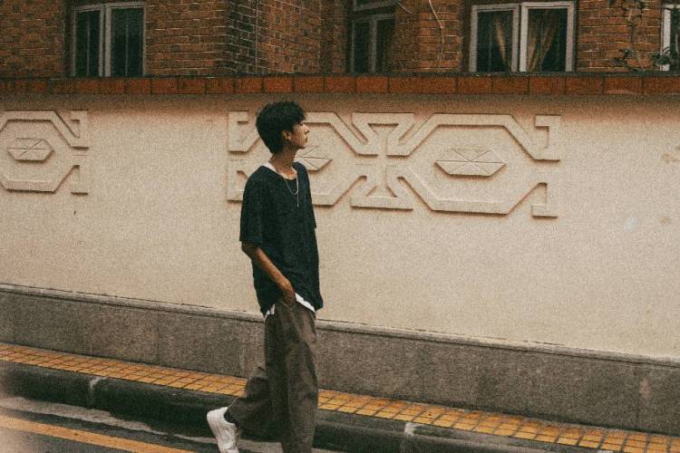 ʘʚʘ-广东省·广州市·天河区--男模，177，肩宽，侧脸好，当过摄影模特，想约拍，一起创作，脾气好，好沟通，形象还可以比较上镜，出片质量高，周六日有空
