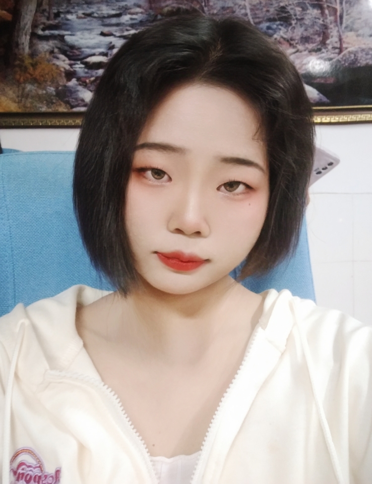 .-江西省·赣州市·章贡区--接寄拍 各类服饰 会拍照会高p  各种风格都行 安慰可靠 出图快