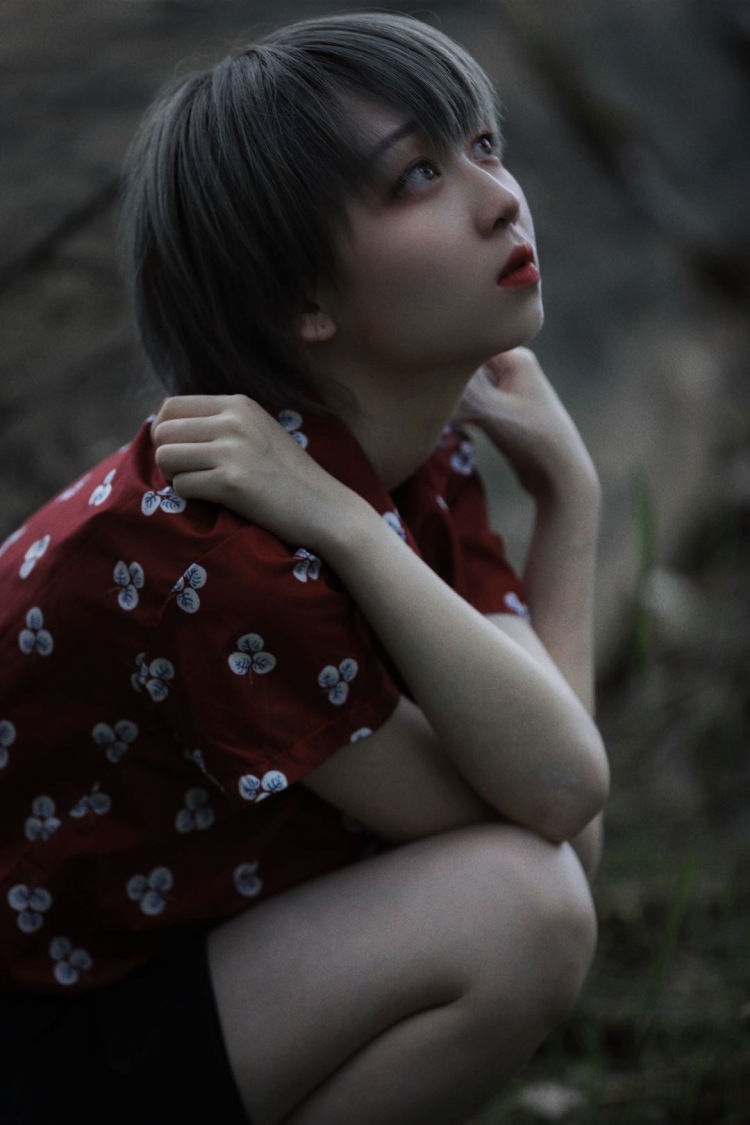 喜欢拍照，擅长古风、情绪、清新、cosplay，本人三坑女孩