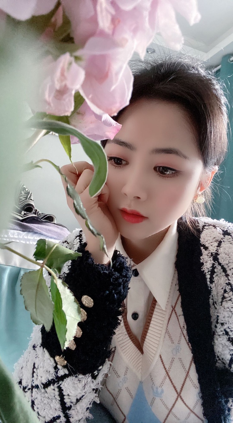 A宝儿高级美容老师-上海市·上海市·闵行区--约拍各种风格～不局限～最擅长古装～小清新～JK系列～小香风等等