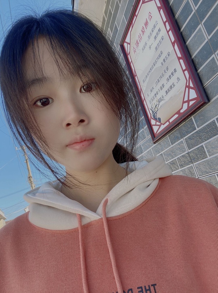 &派大星Y-上海市·上海市·黄浦区-快手。抖音。微博-平时休息时间比较多。自己很少拍只有自拍。拍摄的风格可以看摄影师要求。如果觉得合适可以找我。