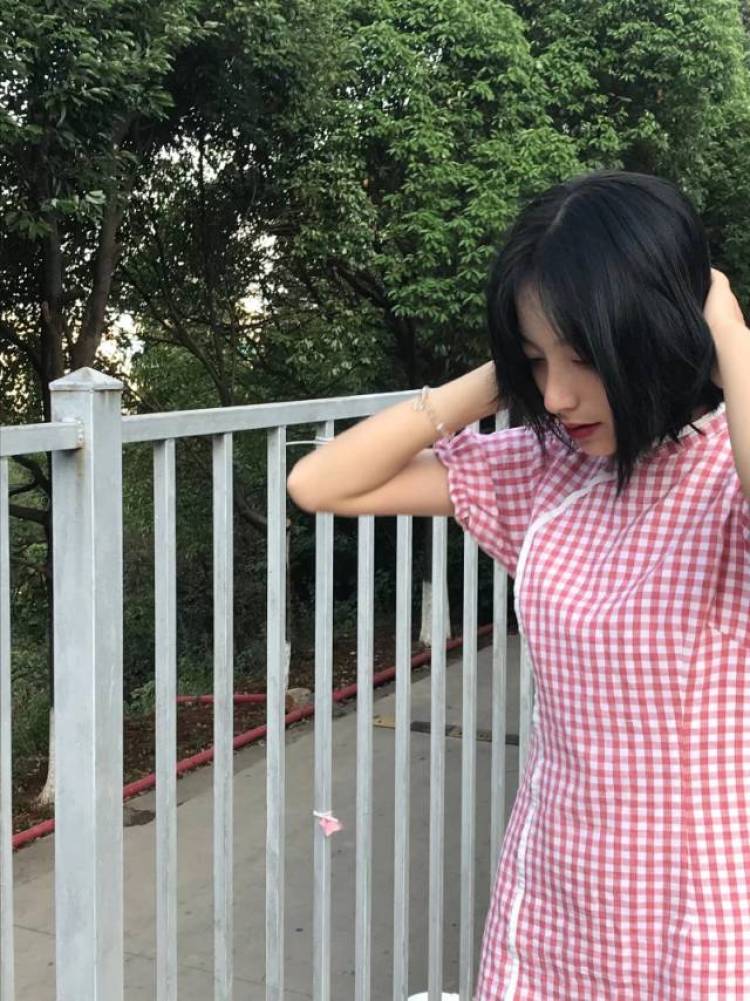 本人身高155，体重39kg，现在云南丽江，可接受寄拍或约拍