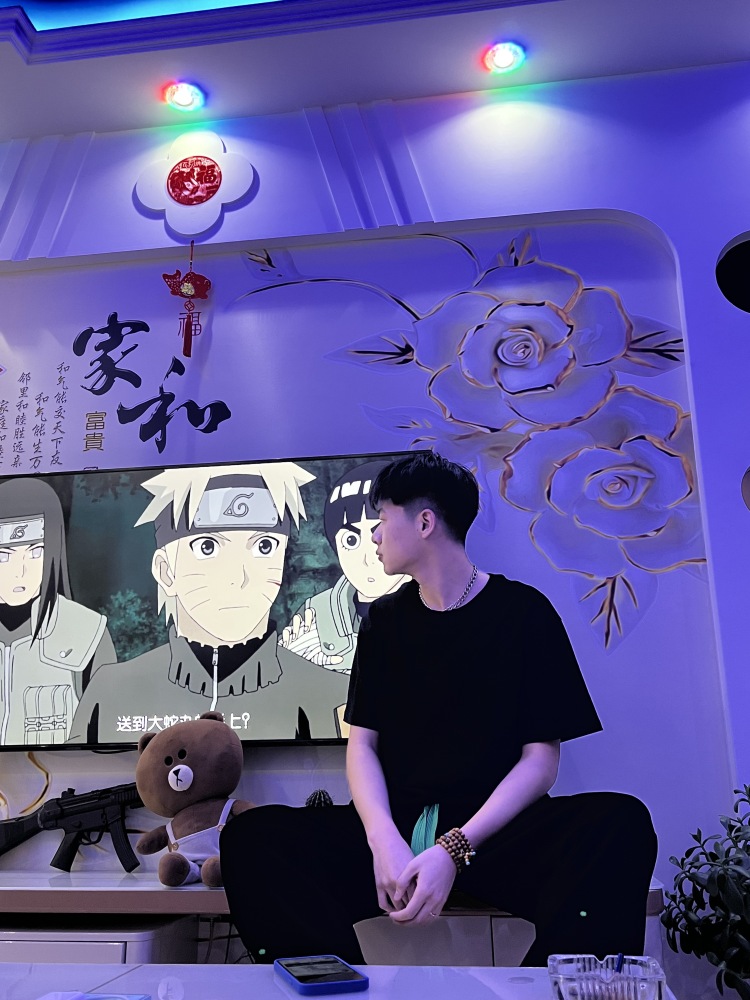 一只燃-黑龙江省·绥化市·望奎县--男大一学生，身高180体重126  寄拍素人希望多多支持 我也会努力提升自己的技术