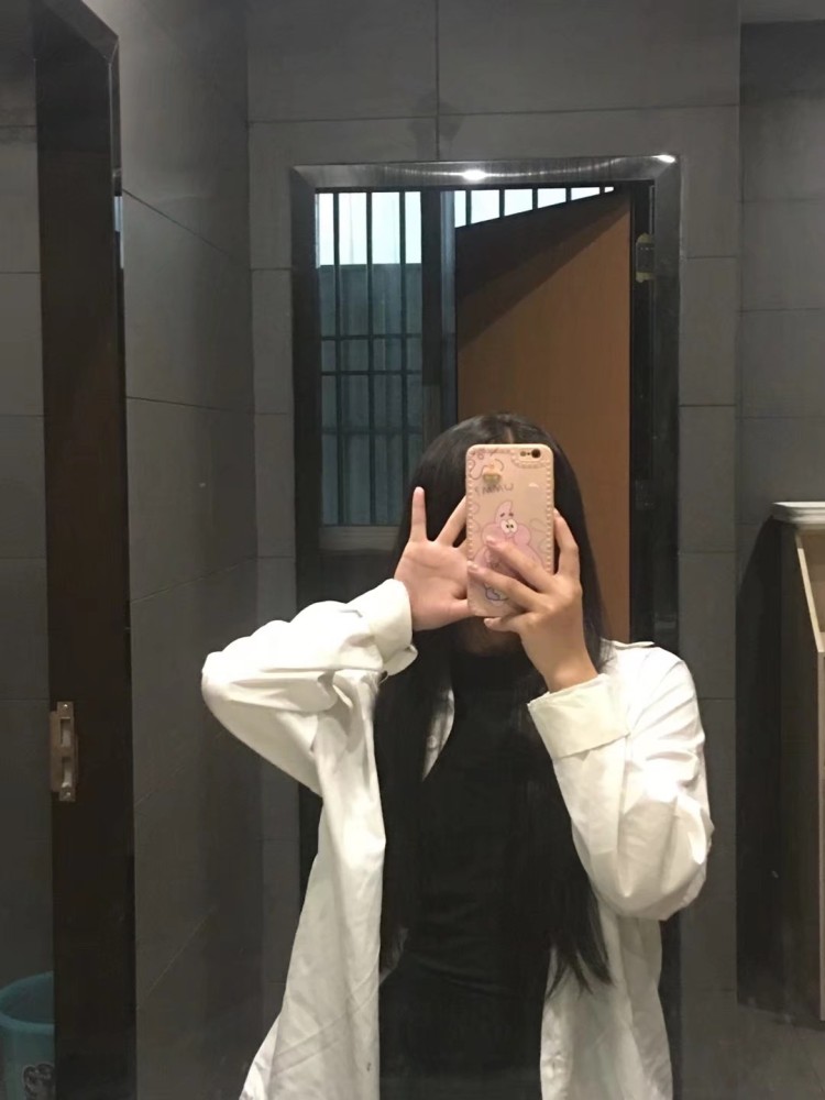 长街短梦-广东省·潮州市·潮安区--喜欢拍照，会p图，可约拍，身高154，体重82，会穿搭，本人适合多种风格。