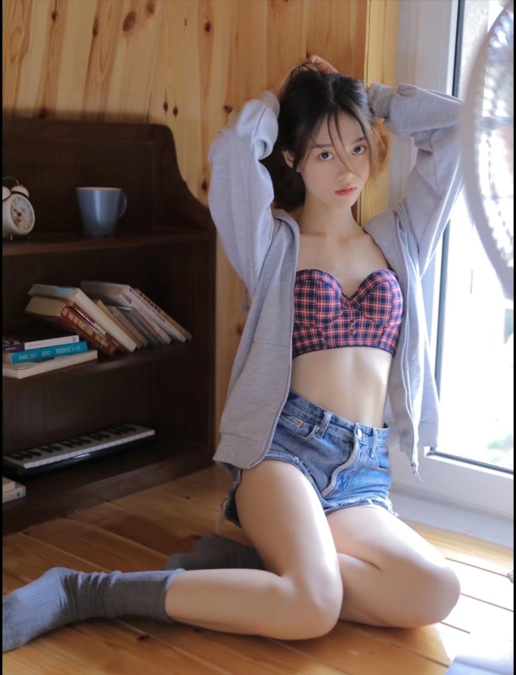 拍摄艺术写真、平面拍摄要求：身材好，颜值高，表现力强，放的