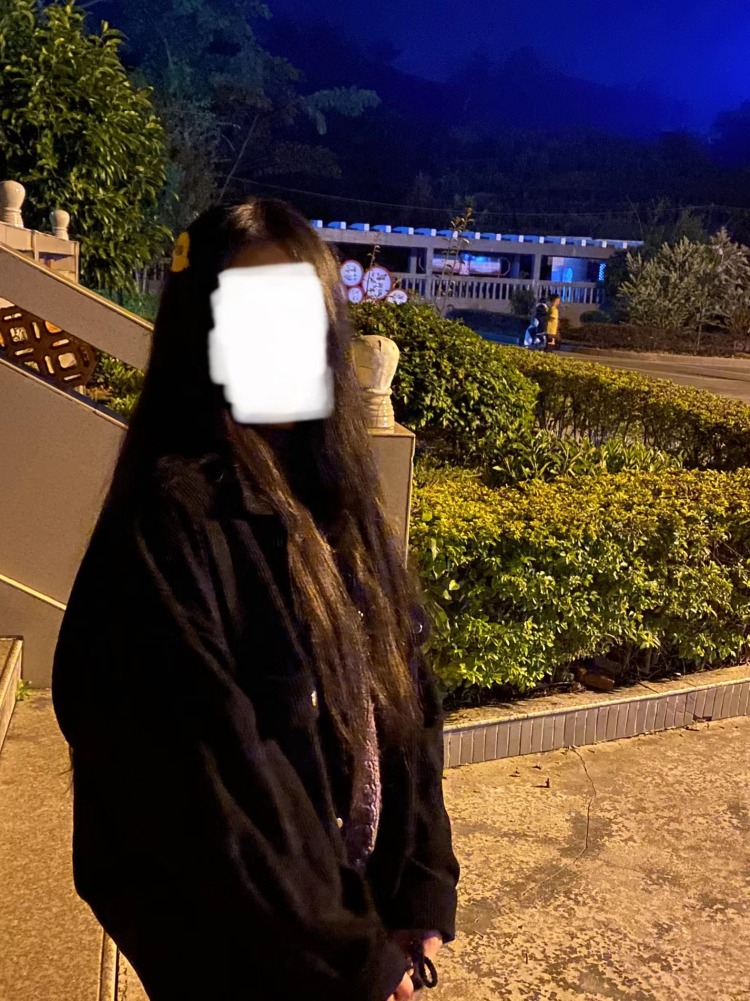 长街短梦-广东省·潮州市·潮安区--喜欢拍照，会p图，可约拍，身高154，体重82，会穿搭，本人适合多种风格。