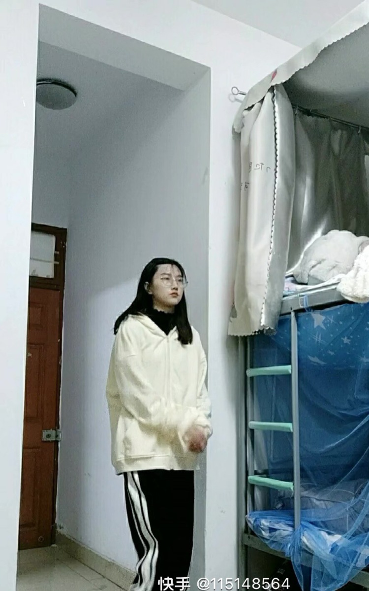 身高170体重102在昆山张浦，有需要模特的可以找，互免，每
