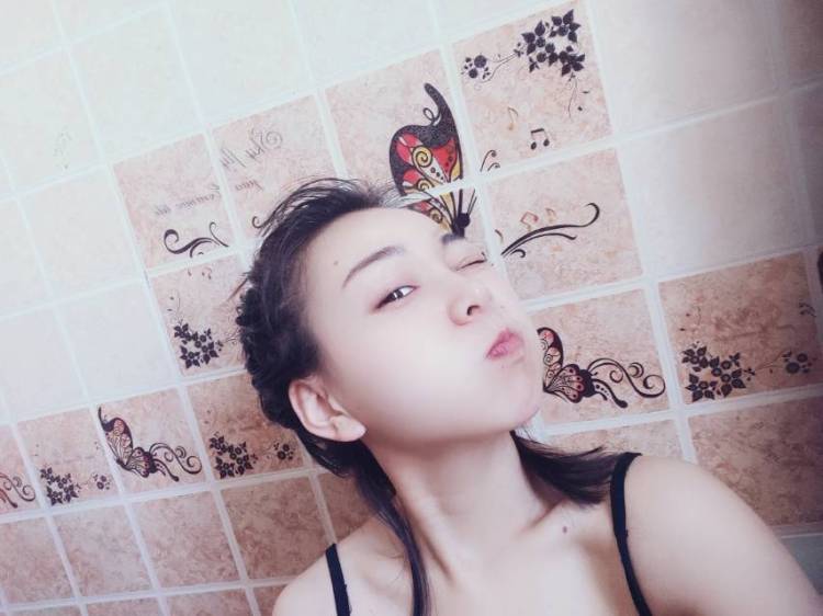 小雨(本人)-内蒙古自治区·鄂尔多斯市·东胜区--一个追梦人，特别喜欢古风，喜欢时尚的东西，喜欢不同风格的衣服，希望能找到有共同梦想的你！