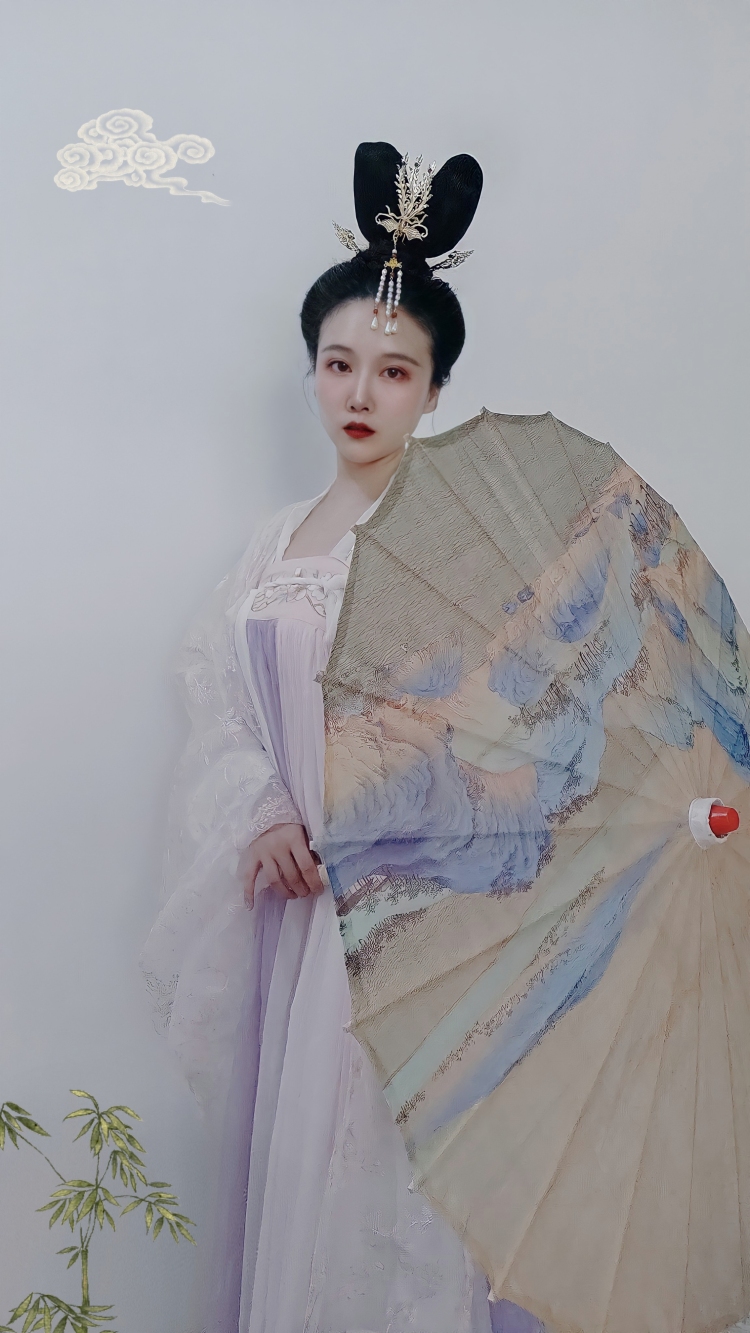 狐仙卿卿-湖北省·武汉市·江岸区--喜欢汉服，拍摄汉服、jk、lo娘、小清新、给淘宝网店做模特、寄拍等都可以，除了特别性感的不接受，愿意尝试各种风格~