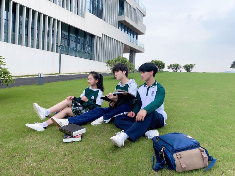 ℡_Elaborateପ-江苏省·南京市·秦淮区-快手抖音-副业模特，只限南京约拍，时间暂定，最近喜欢高级感的照片，希望互勉…
