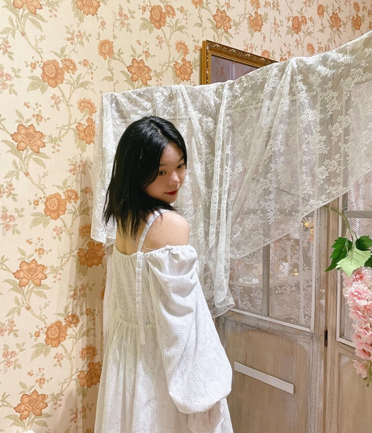 鈺ᥫᩣ-江西省·南昌市·红谷滩区--拍摄风格多变 大都可以接受 本人长相娃娃脸 可以自己日常妆造身高162体重100大二