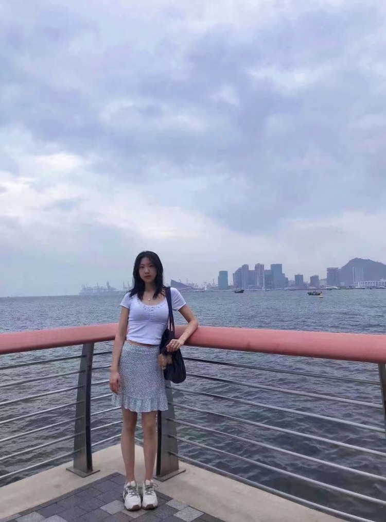 本人身高171体重100 可约拍 可寄 合作请联系。变态滚蛋