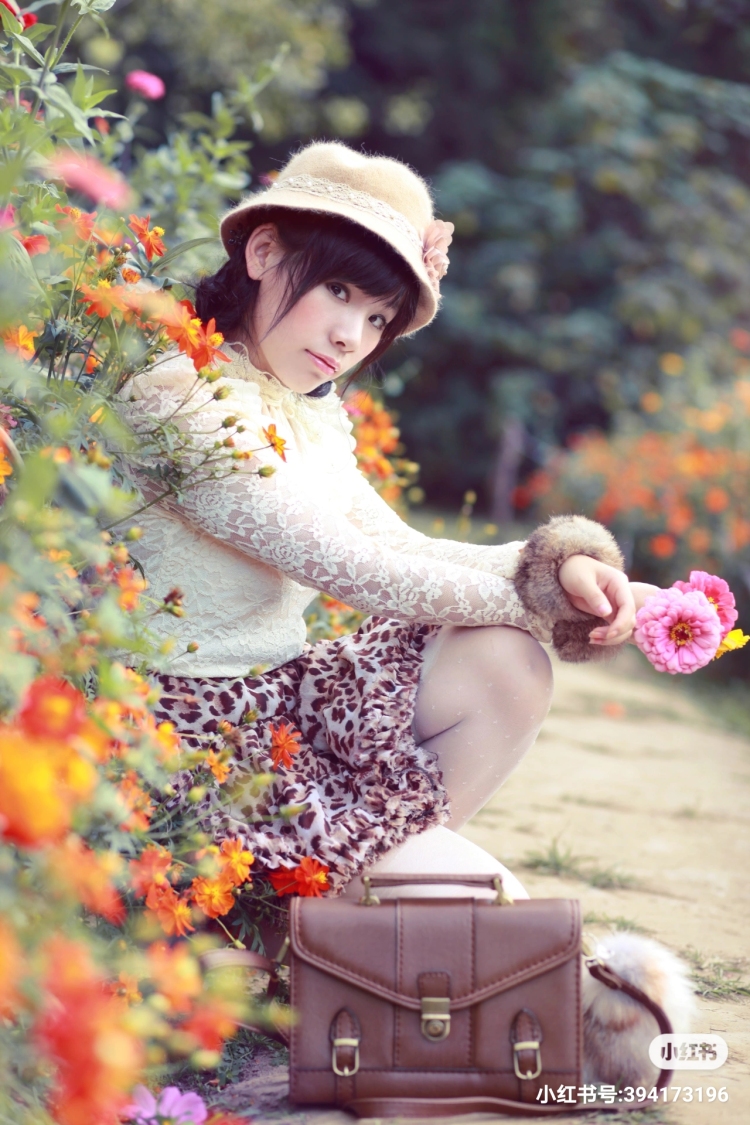 叙述深红-上海市·上海市·虹口区--2012年夏天，别问我为啥风格那么复古，因为当年流行！欢迎约拍，谢谢