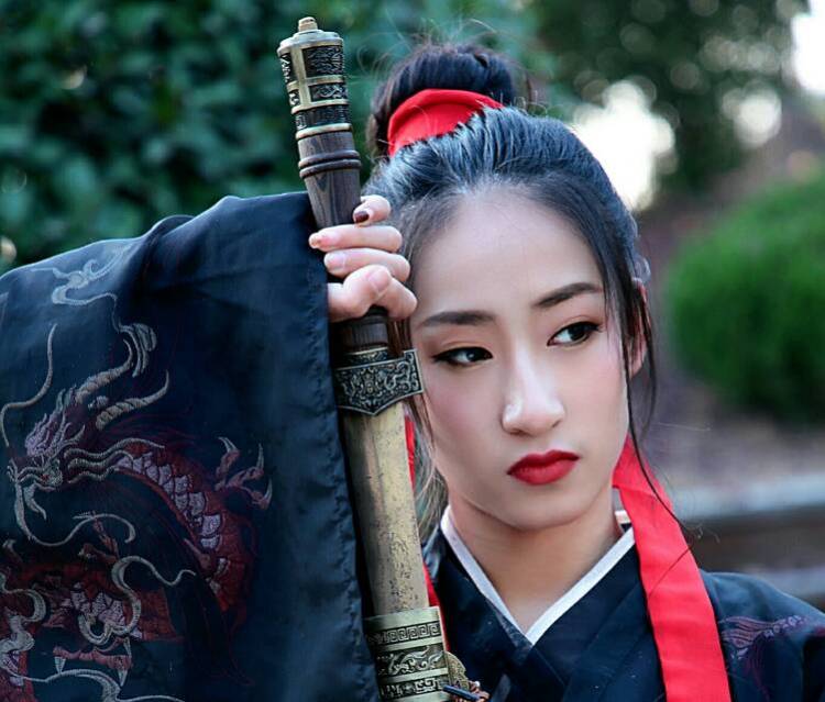 温暖-河南省·郑州市·中原区--学生党，喜欢拍照，有意愿兼职平面模特，希望借此积累经验，约拍时间再议