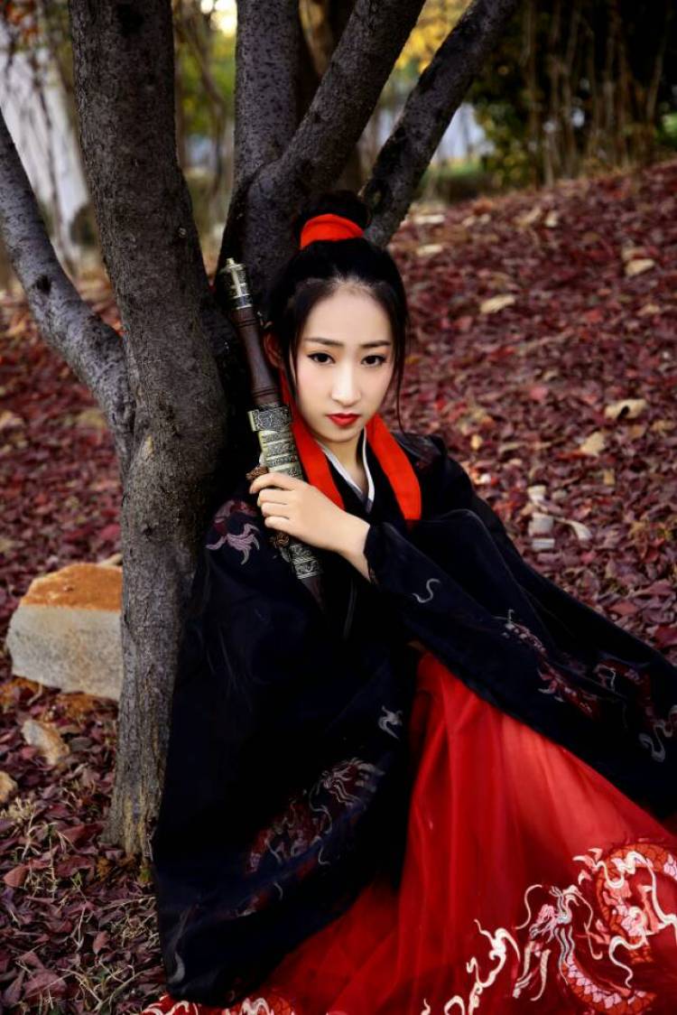 温暖-河南省·郑州市·中原区--学生党，喜欢拍照，有意愿兼职平面模特，希望借此积累经验，约拍时间再议