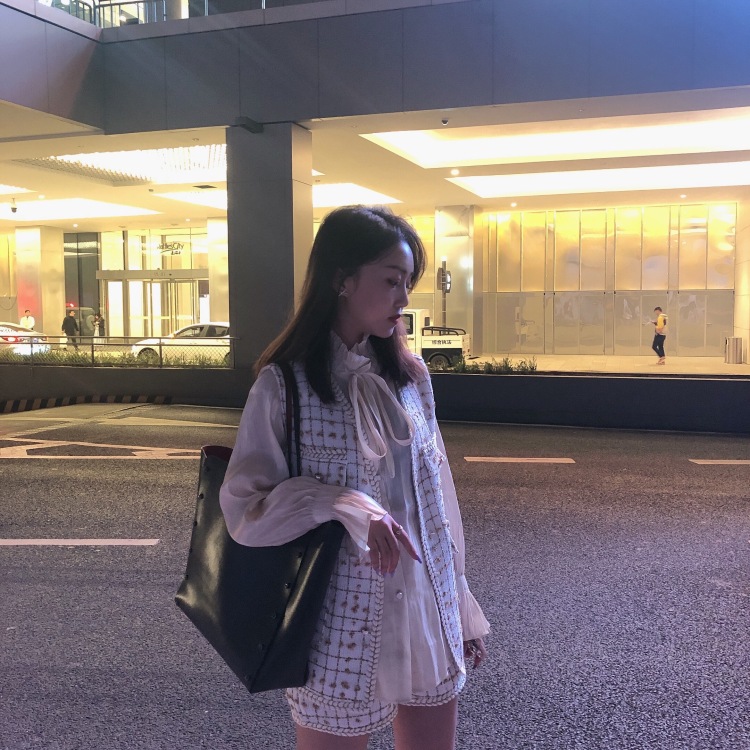 星星-重庆市·重庆市·沙坪坝区-抖音、小红书、微博-更希望合作寄拍，拍摄时间多为周末和不上课的空闲时间，地点在重庆主城咖啡厅、甜品店、酒店都可以，好看就行.