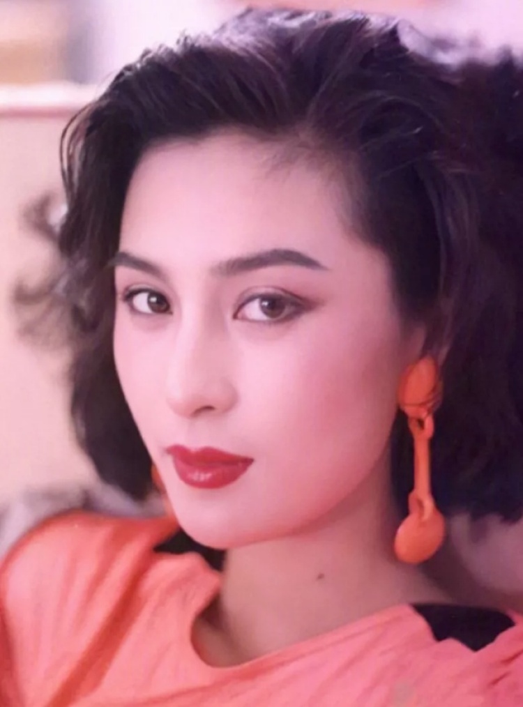 本人新手摄影师，单机是索尼a7m3，高考是美术生，大学读的设