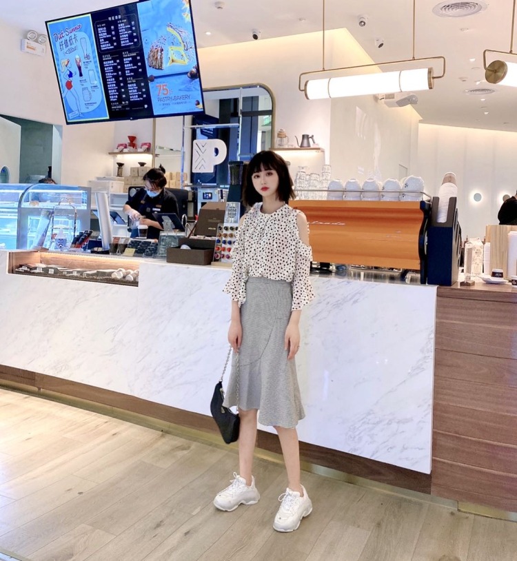 余生-浙江省·杭州市·萧山区-抖音快手-除了性感风其他都可以 古风 淘宝风 jk学过平面模特。在盘子坊拍过互免古风