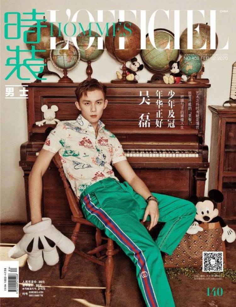 唐景词-北京市·北京市·朝阳区-微博-找有拍摄男生经验的摄影，想拍港风，复古，胶片，杂志风格，希望你有人像拍摄经验和作品。本人摄影博主，有一些粉丝量，可以互转带流量。时间地点服装道具可商量图片前六张是想拍的风格，后三张是我