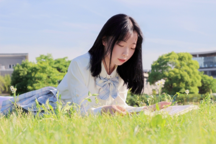 十七-浙江省·杭州市·西湖区--时间一起协商 因为在上班不一定每天都有空，汉服 Lolita jk我都可以！ 自备服装妆造道具