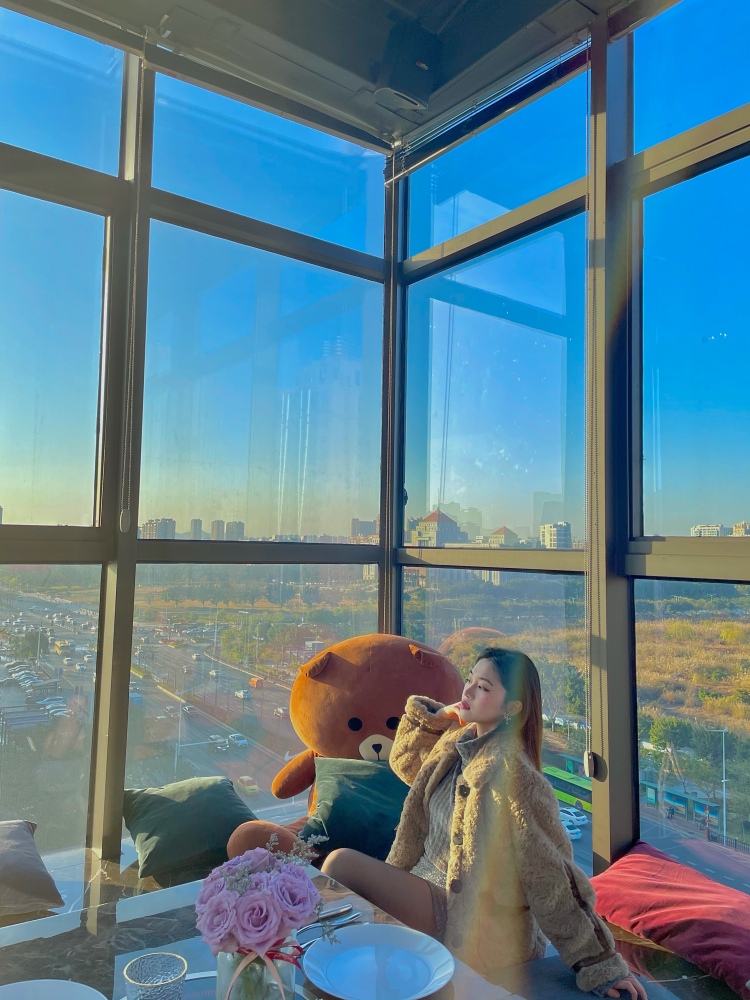 Je-广东省·广州市·花都区--喜欢拍照 可尝试多种风格 过于暴露的不接地点广州范围内都可时间上周一到周日都方便