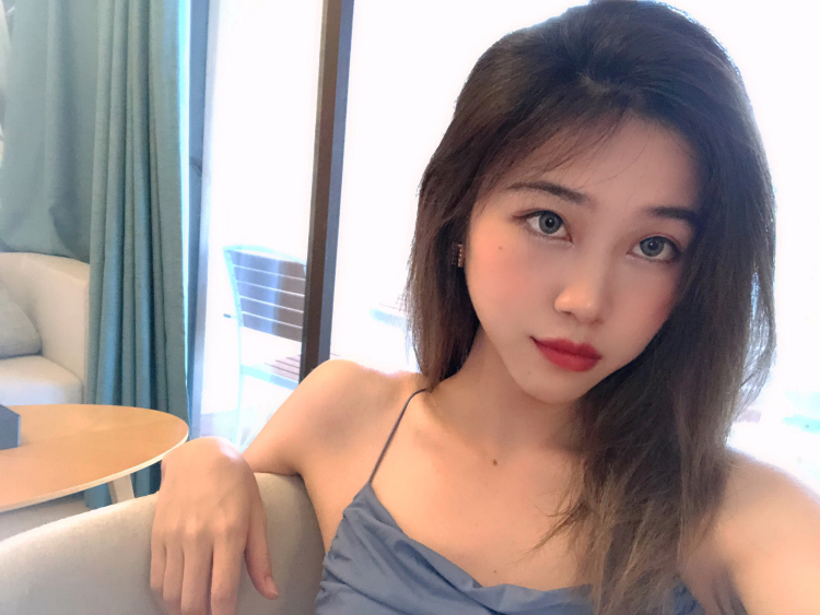 Je-广东省·广州市·花都区--喜欢拍照 可尝试多种风格 过于暴露的不接地点广州范围内都可时间上周一到周日都方便