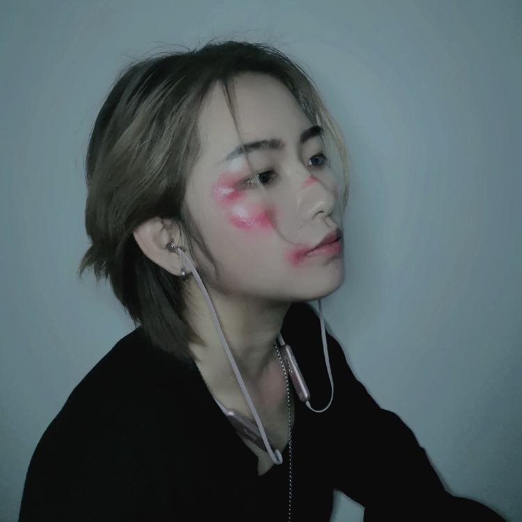 温莎-上海市·上海市·浦东新区--学生  接网拍 送拍   个人喜欢酷酷的穿搭 可爱的表情  风格多样不定义  喜欢拍照