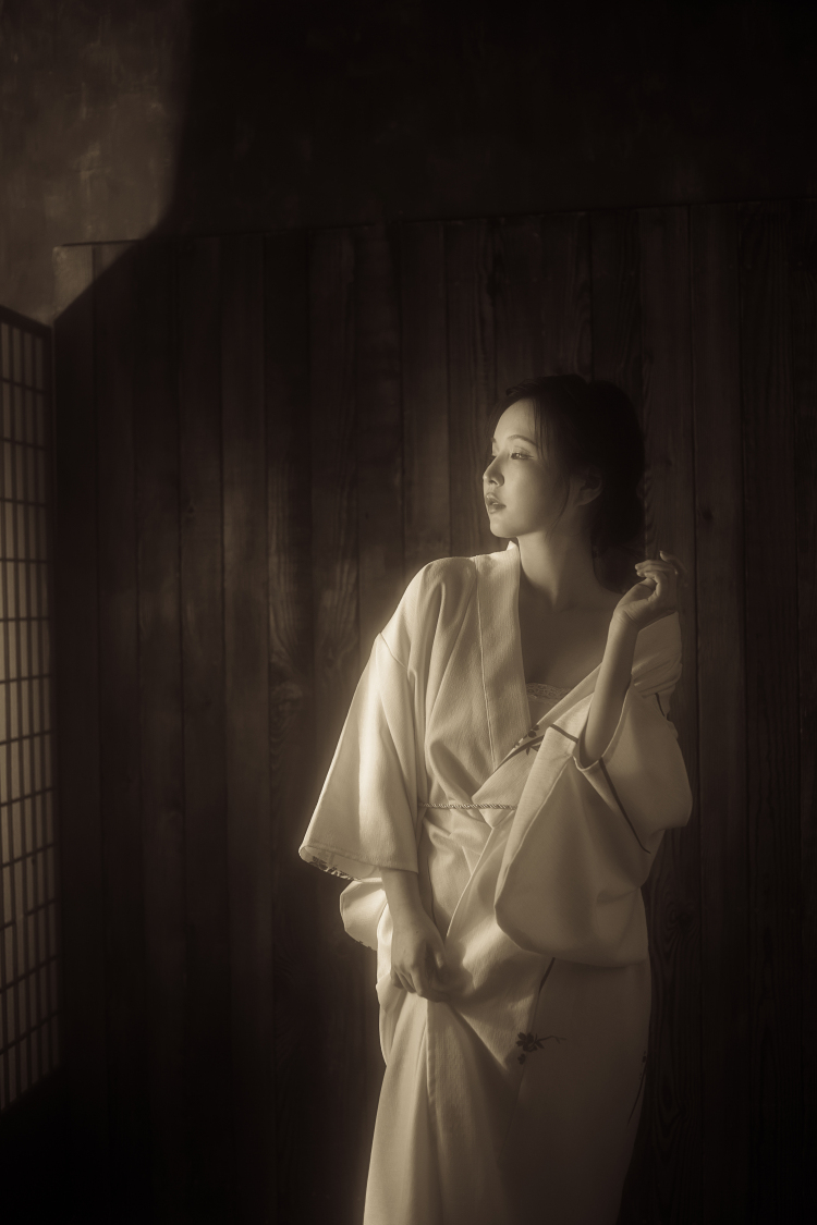 本人女摄一枚，性格很随和想找模特一起创作，拍更好的照片，小