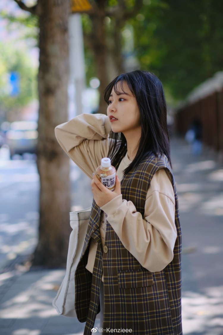 Kenzieee-上海市·上海市·杨浦区-微博｜b站｜小红书-坐标上海，喜欢拍照，日常 汉服 jk lolita各种风格都可以～