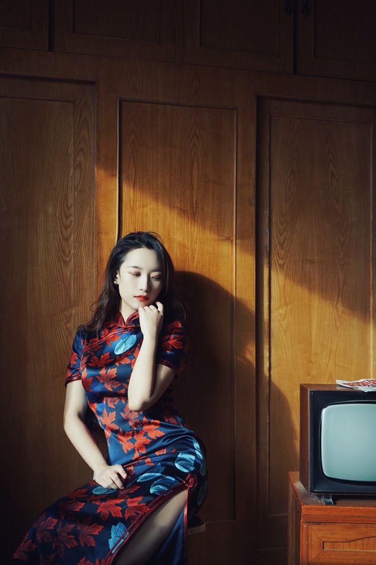 沙-北京市·北京市·朝阳区--野生女摄一枚，喜欢尝试各种不同风格，下图是我的作品。希望找到长期约拍的模特姐妹～如果颜值高有一定表现力就更好辣！另急求下周二上午有空的姐妹，想去西店记忆文创园区拍一组照片！