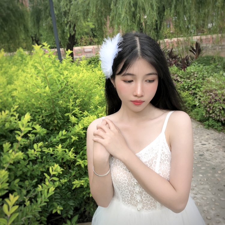 风格可尝试各种各样，可互勉！最好拍胶片和小清新复古类型。愿意