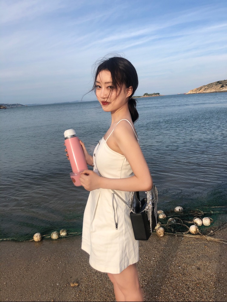 星星-重庆市·重庆市·沙坪坝区-抖音、小红书、微博-更希望合作寄拍，拍摄时间多为周末和不上课的空闲时间，地点在重庆主城咖啡厅、甜品店、酒店都可以，好看就行.