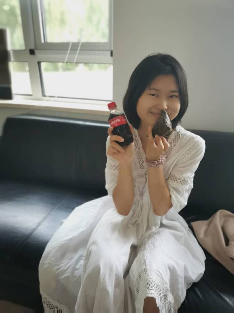 王佳欣-河南省·安阳市·文峰区-麦子-随意简单，自然，第一次约牌，希望可以成功，希望可以互相成长，自己的皮肤比较好，所以希望比较简单的，不过任何风格都愿意尝试