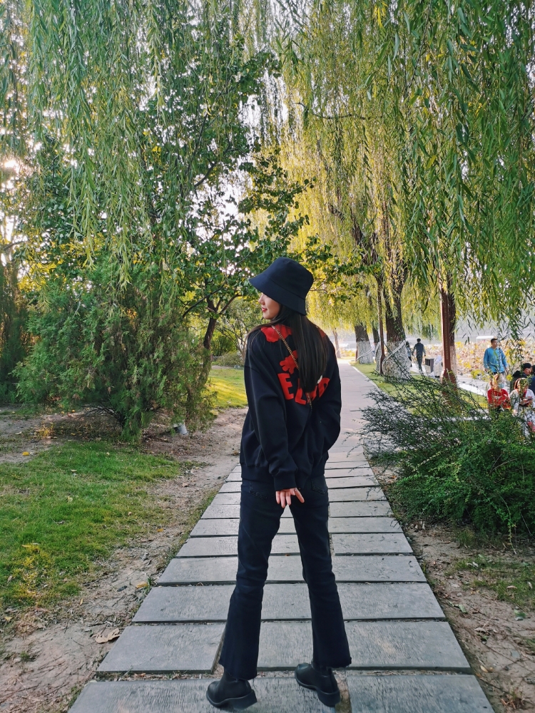 布吉岛-北京市·北京市·东城区--北京全城约拍，有平面拍摄经验，170，45kg，风格除sifang 外都可商量，可以配合摄影师创作