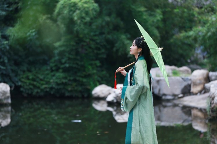 行板如歌-北京市·北京市·西城区--正常题材拍摄均可，时间上双方协商，希望互免，合得来的可以长期合作