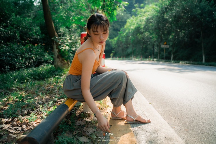 Slow-江西省·南昌市·东湖区-不会摄影的其立-长期人像写真创作合作的优先，找可以长期合作风格不同的模特。可以联系我看作品。