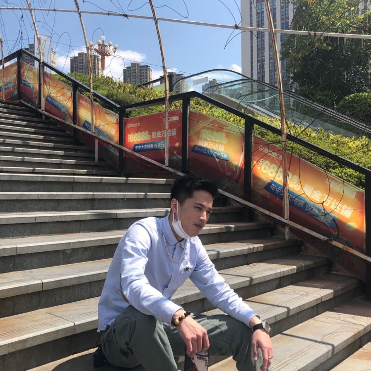 陈众意-福建省·福州市·鼓楼区-抖音-平面模特、服装都可以、手模、包包、帽子、鞋子、短视频拍摄、比较适合韩版、西装、潮装、舞蹈功底、有小时侯商演视频。