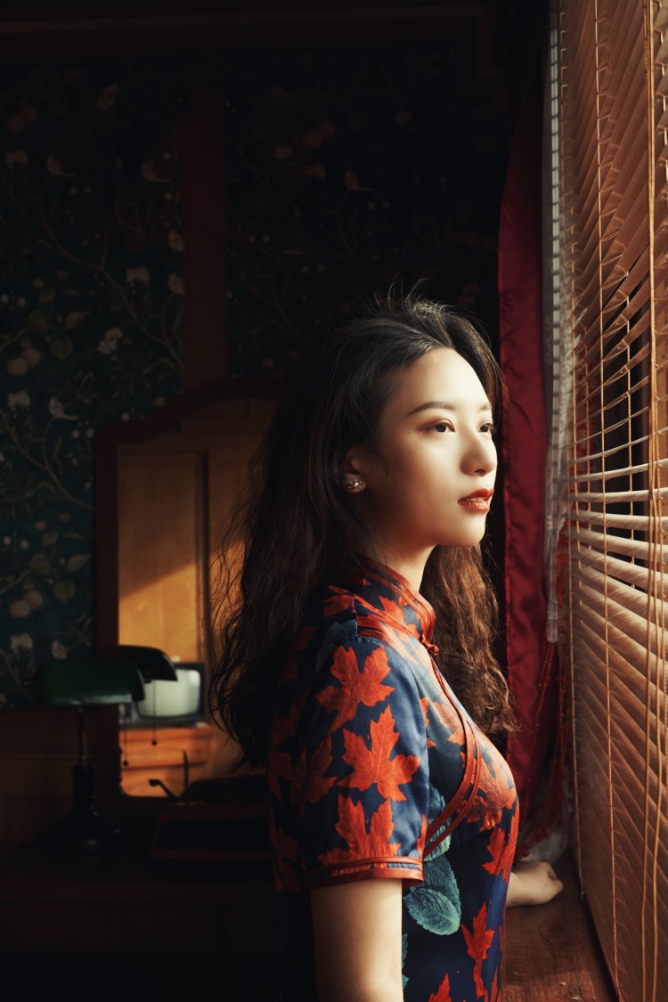 沙-北京市·北京市·朝阳区--野生女摄一枚，喜欢尝试各种不同风格，下图是我的作品。希望找到长期约拍的模特姐妹～如果颜值高有一定表现力就更好辣！另急求下周二上午有空的姐妹，想去西店记忆文创园区拍一组照片！