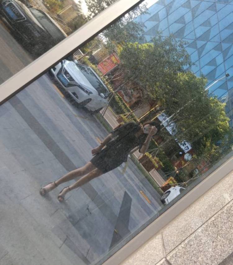 F-浙江省·嘉兴市·南湖区-抖音-时间的话提前告诉我，不要暴露的。寄拍可接，长相属于甜美，可爱的，成熟也可以驾驭。