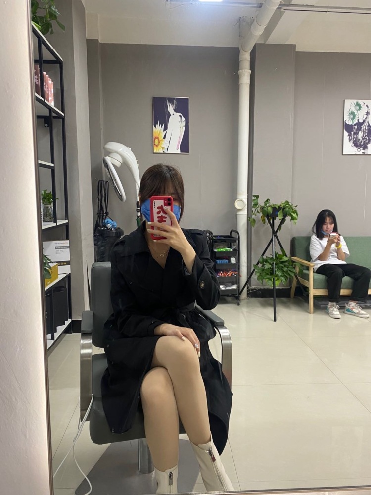 兼职模特礼仪  有需要可以联系 拍摄风格都可以尝试 不能接受