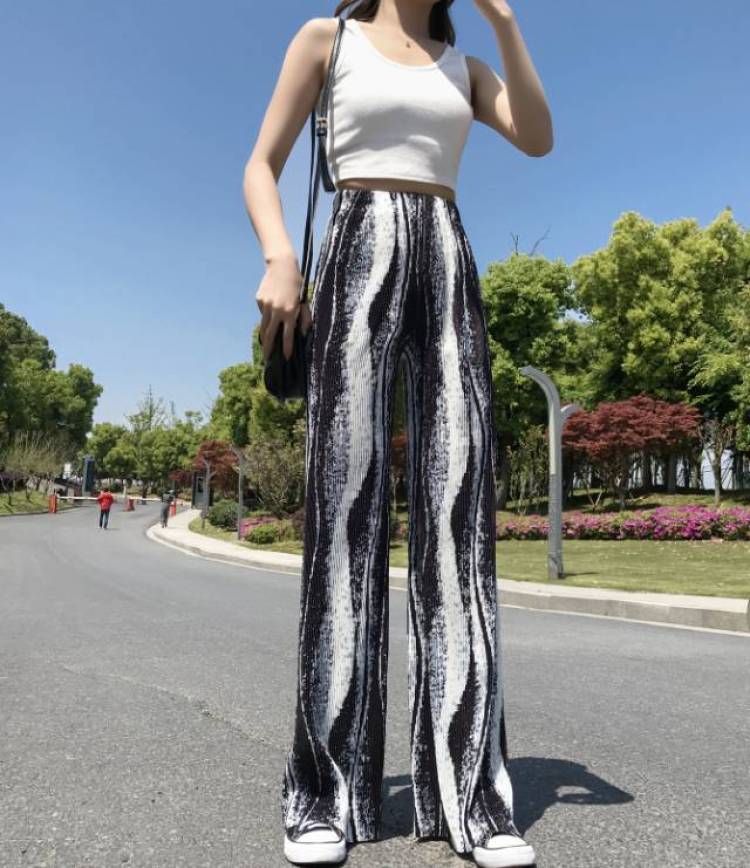 拍服装，要求162-168cm之间，45kg内，长相甜美，腿