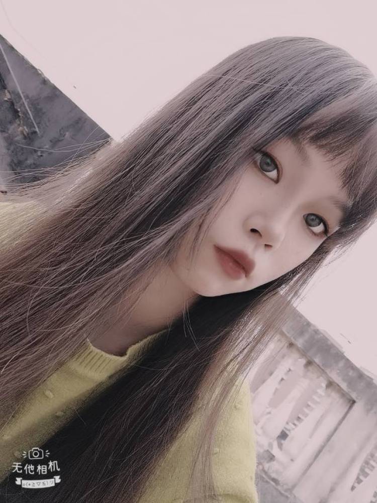 倾听雪落-湖北省·武汉市·江夏区--本人身高160，体重90斤，坐标武汉，风格随意，可以尝试各种风格，太暴露的不行噢!拍摄时间可以协商，希望可以长期合作哦