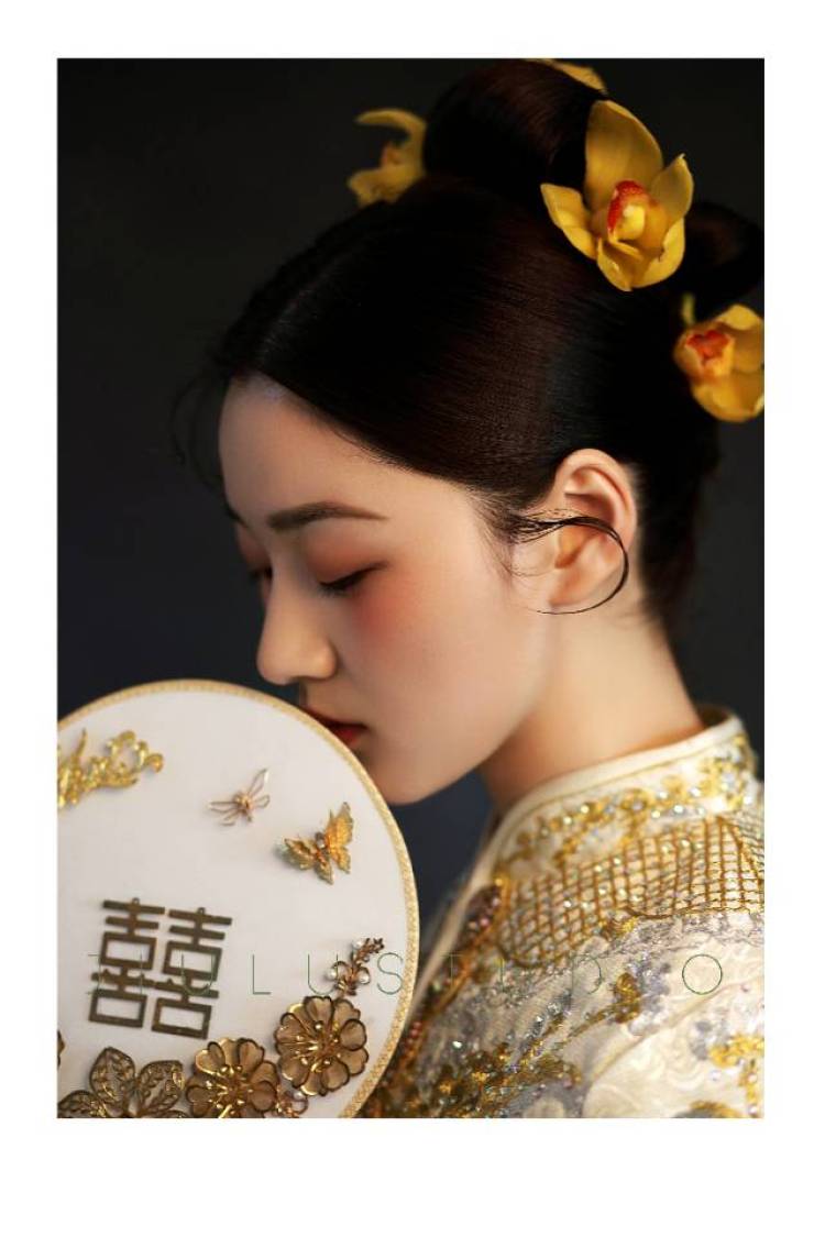 找互免模特（女生），工作室拍摄，提供服装及化妆师，时间4个小