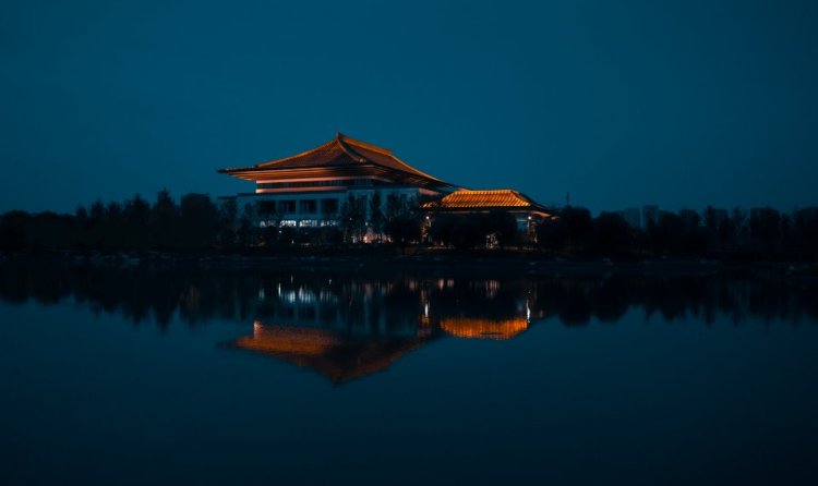陳世翊-陕西省·西安市·雁塔区-知乎-摄影专业大三学生一枚，这是之前自己拍的一些西安和重庆的风光照，现在想提升自己的人像水平，希望有互勉的小姐姐一起