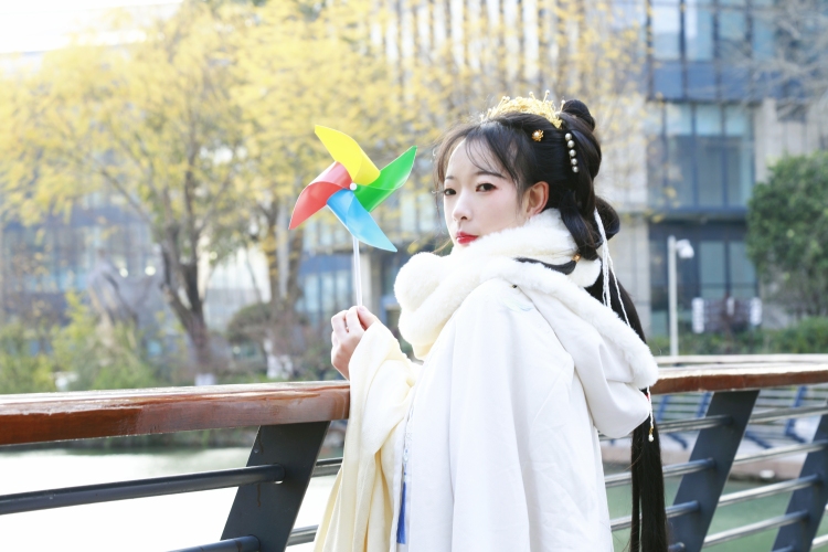 时间一起协商 因为在上班不一定每天都有空，汉服 Lolita